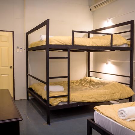 Gotum Hostel 1 Пхукет Екстер'єр фото