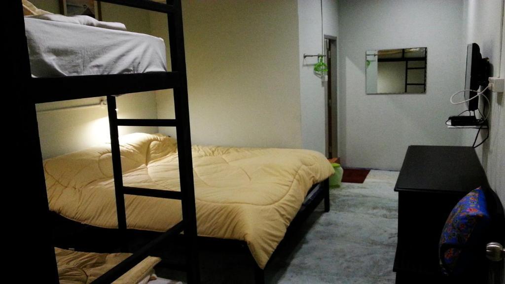 Gotum Hostel 1 Пхукет Екстер'єр фото