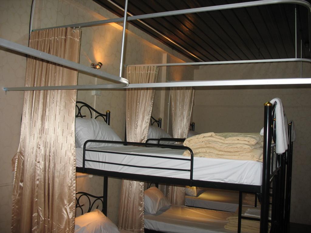 Gotum Hostel 1 Пхукет Екстер'єр фото