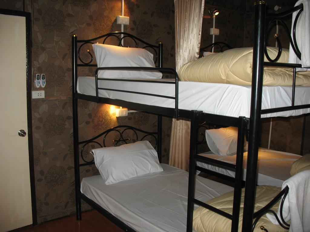 Gotum Hostel 1 Пхукет Екстер'єр фото