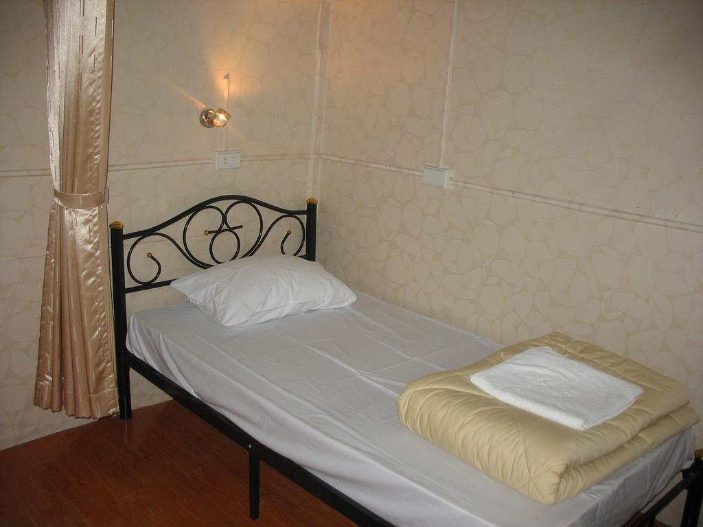 Gotum Hostel 1 Пхукет Екстер'єр фото
